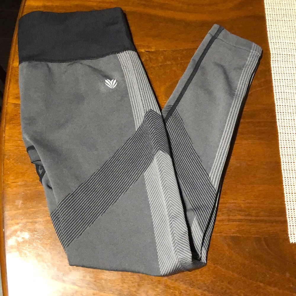 Seamless leggings